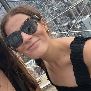 Meet your Posher, Emily